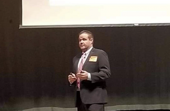 SRI – Joey Stidham talking with students